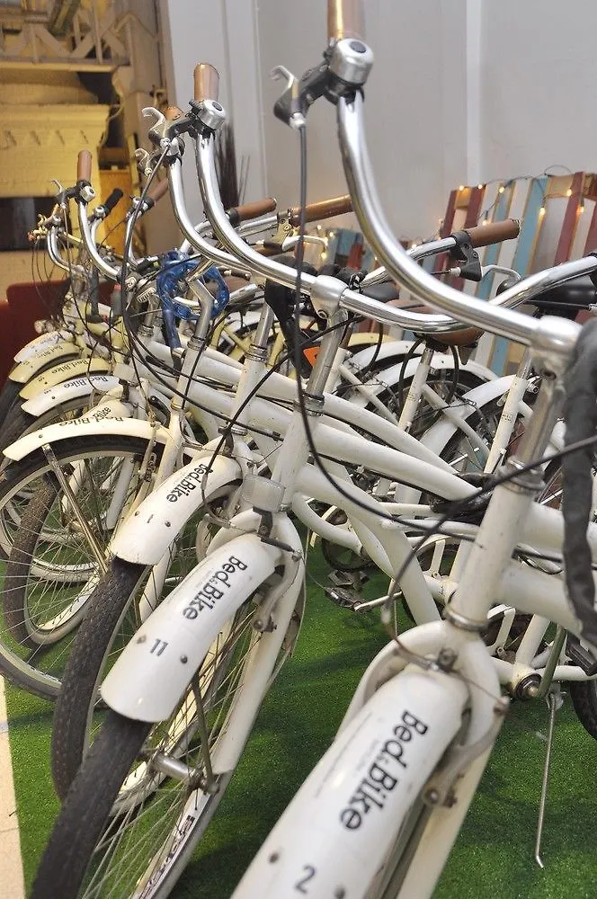 Bed & Bike Barcelona Hostel